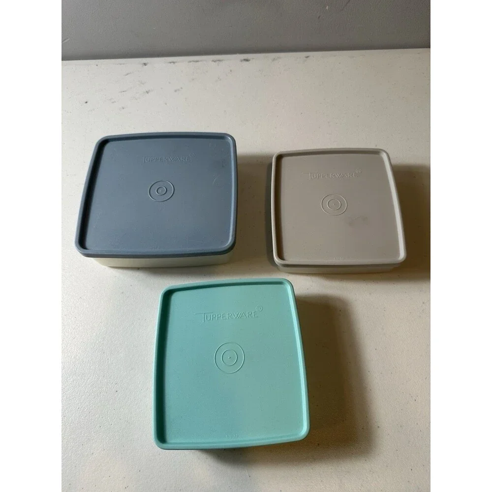 Lot of 3 Tupperware Square Sandwich Keepers 670 & Lids 671